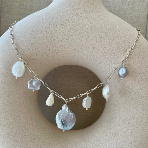 Paperclip chain with pearl charms