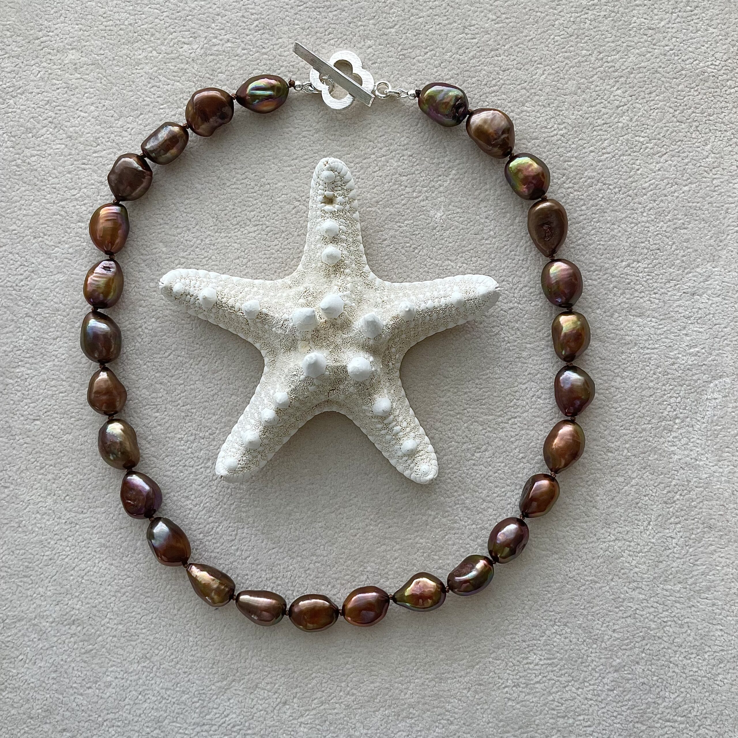 Chocolate Baroque pearl necklace - Image 2